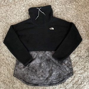 Womens Northface Pullover with Neck Covering